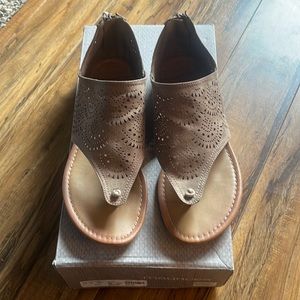 Maurice’s Grey Sandals